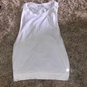 White lululemon tank top